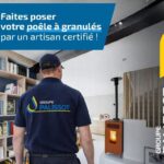 artisan certifié pose un poêle à granulés